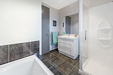 Photo of property in 16 Lloyds Close, Rolleston, 7614