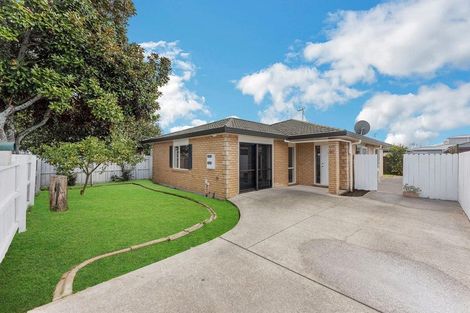 Photo of property in 96a Manuroa Road, Takanini, 2112