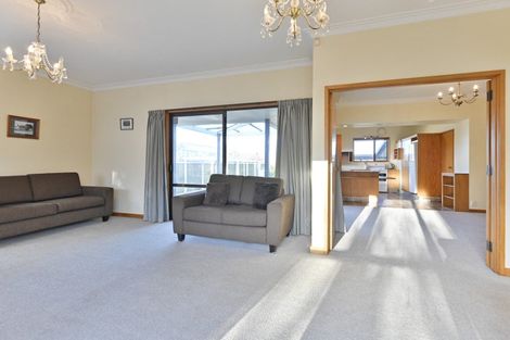 Photo of property in 39 Main Rd Clive, Clive, 4102