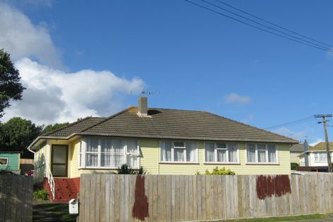 Photo of property in 16 Astrolabe Street, Cannons Creek, Porirua, 5024