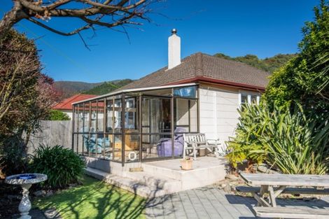 Photo of property in 27 Oxford Street, Picton, 7220