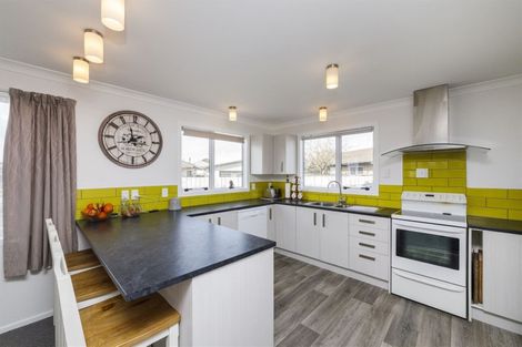 Photo of property in 11 Leander Place, Milson, Palmerston North, 4414