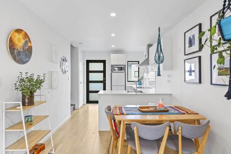 Photo of property in 3/6 South Pacific Place, Henderson, Auckland, 0612