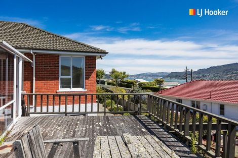 Photo of property in 1 Featherston Street, Macandrew Bay, Dunedin, 9014
