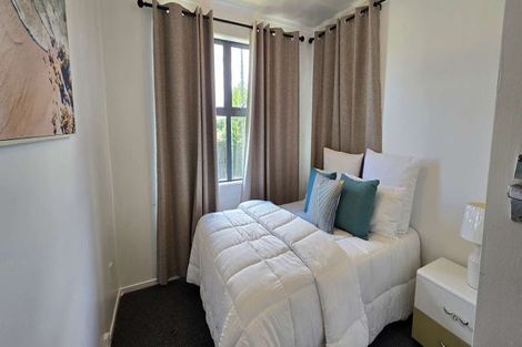 Photo of property in 13 Romney Place, Manurewa, Auckland, 2102