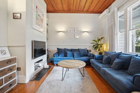 Photo of property in 13 Norfolk Rise, Waiuku, 2123