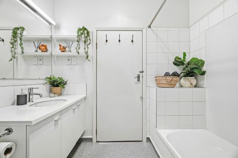 Photo of property in 1b Waiwhero Street, Mangakakahi, Rotorua, 3015