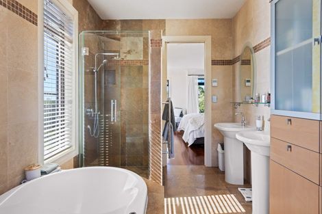 Photo of property in 21 Penwood Close, East Tamaki Heights, Auckland, 2016