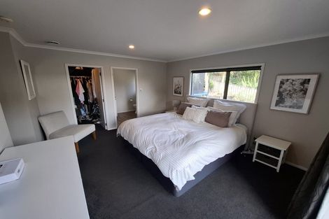 Photo of property in 86a Riversdale Drive, Merrilands, New Plymouth, 4312