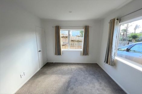 Photo of property in 65 Dundale Avenue, Blockhouse Bay, Auckland, 0600