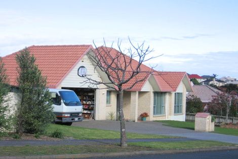 Photo of property in 6 Artesia Close, Shamrock Park, Auckland, 2016