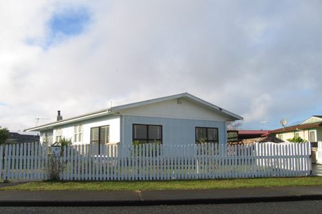 Photo of property in 6 Liverpool Crescent, Flaxmere, Hastings, 4120