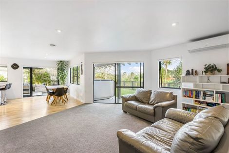 Photo of property in 56 Donald Street, Stanmore Bay, Whangaparaoa, 0932