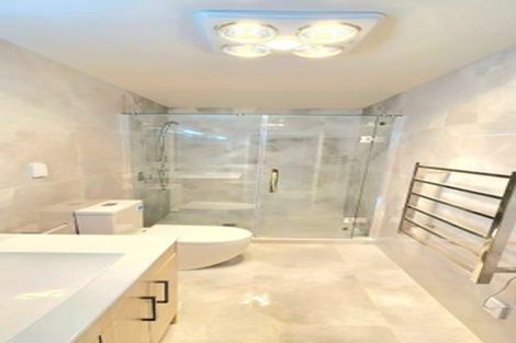 Photo of property in 8 Korokio Lane, Henderson, Auckland, 0612