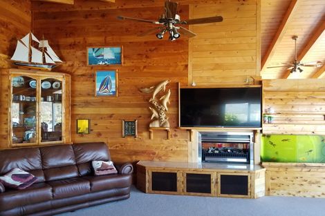 Photo of property in 18 Sir George Back Street, Opua, 0200