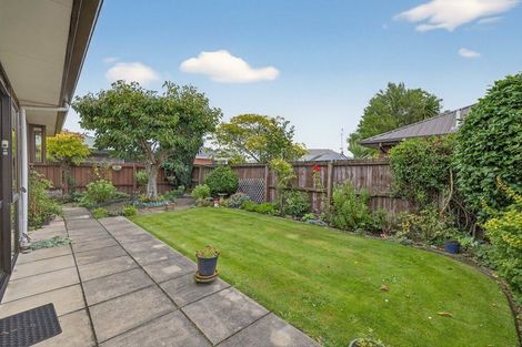 Photo of property in 2/58a Daniels Road, Redwood, Christchurch, 8051