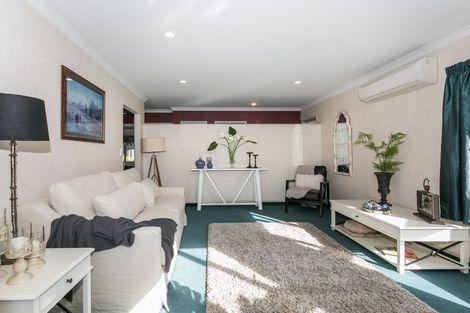 Photo of property in 5 Kentia Place, Havelock North, 4130