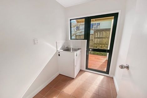 Photo of property in 24 Taroka Close, Pinehill, Auckland, 0632