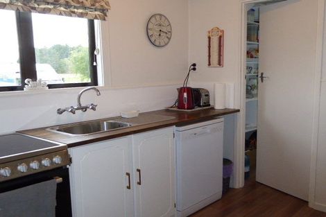 Photo of property in 11 Bevan Street, Woodville, 4920