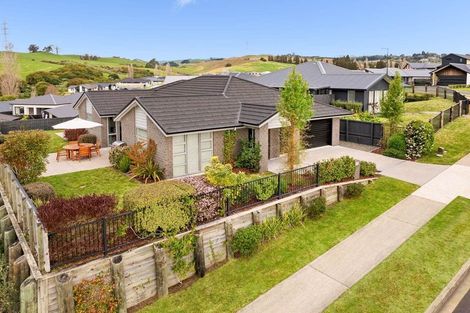 Photo of property in 5 Hayward Place, Ohauiti, Tauranga, 3112