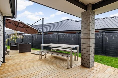 Photo of property in 19 Rose Leigh Drive, Cambridge, 3434