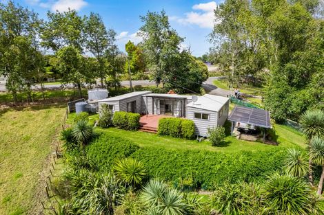 Photo of property in 98 Hanham Road, Kumeu, 0891