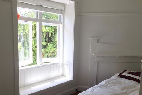 Photo of property in 12 William Bond Street, Stanley Point, Auckland, 0624