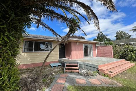 Photo of property in 92 Bruce Mclaren Road, Henderson, Auckland, 0612