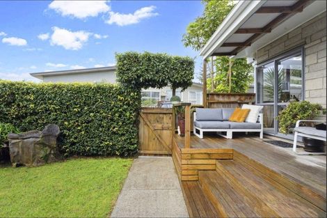Photo of property in 90 Crawford Avenue, Mangere Bridge, Auckland, 2022