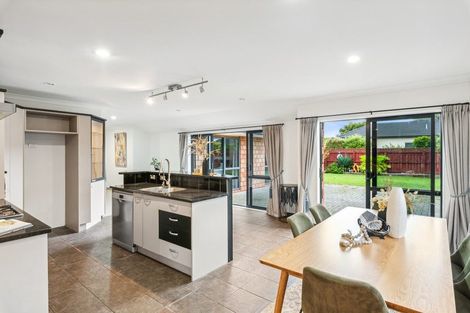 Photo of property in 170 Milne Drive, Paraparaumu, 5032