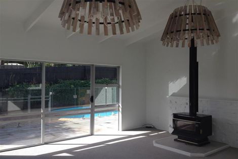 Photo of property in 16 Heaton Grove, Chatswood, Auckland, 0626