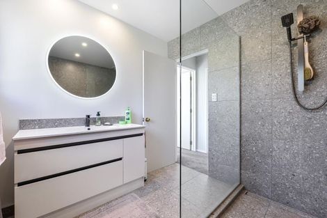 Photo of property in 68 Dixon Road, Glenview, Hamilton, 3206