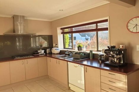 Photo of property in 39 Amapur Drive, Khandallah, Wellington, 6035