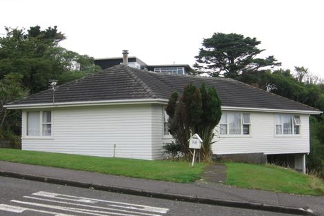 Photo of property in 38 Batchelor Street, Newlands, Wellington, 6037