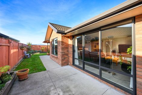 Photo of property in 13 Lorenzo Place, Kelvin Grove, Palmerston North, 4414