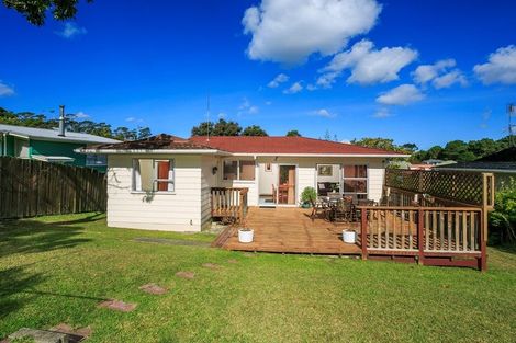 Photo of property in 52 Lavery Place, Sunnynook, Auckland, 0632