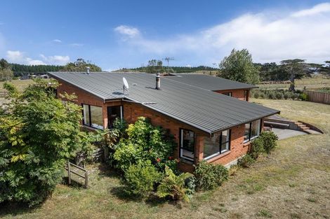 Photo of property in 630 Muhunoa Road West, Ohau, Levin, 5570