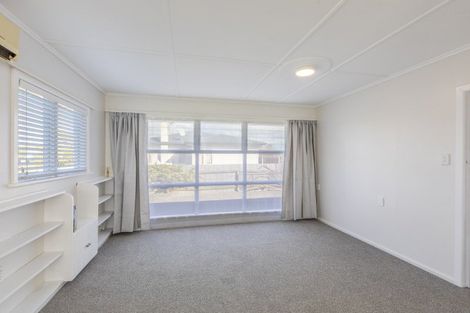Photo of property in 11 Hillary Crescent, Maraenui, Napier, 4110