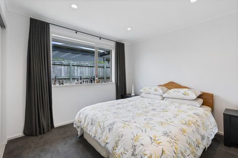 Photo of property in 12 Robert Might Road, Kumeu, 0810