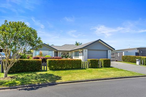 Photo of property in 10 Montia Close, Papamoa Beach, Papamoa, 3118
