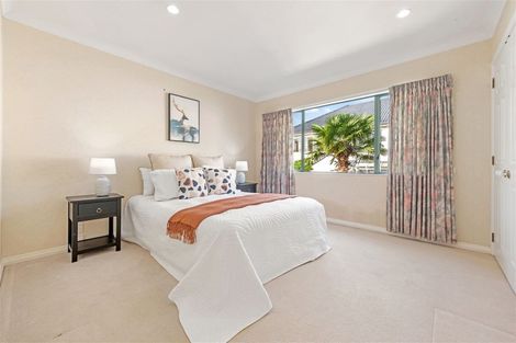 Photo of property in 23 Grammar School Road, Pakuranga, Auckland, 2010