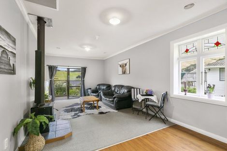 Photo of property in 1015 Makara Road, Makara Beach, Karori, 6972