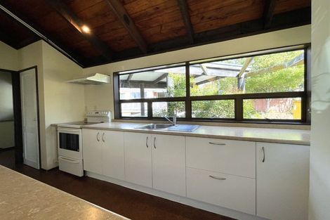 Photo of property in 1/64 Mirrabooka Avenue, Botany Downs, Auckland, 2010