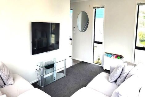 Photo of property in 3d Taupiri Crescent, Titahi Bay, Porirua, 5022