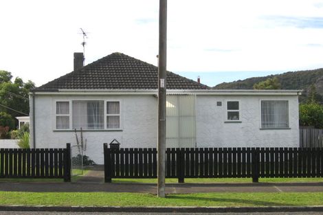 Photo of property in 14 Gillespie Street, Taita, Lower Hutt, 5011