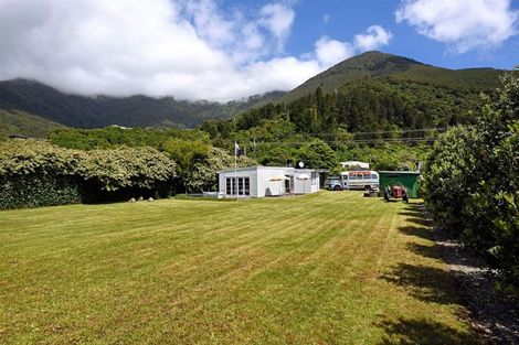 Photo of property in 20 Esplanade, Okiwi Bay, French Pass, 7193