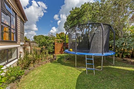 Photo of property in 76a Brian Crescent, Stanmore Bay, Whangaparaoa, 0932