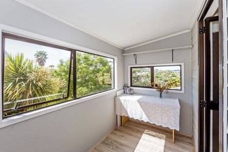 Photo of property in 76a Brian Crescent, Stanmore Bay, Whangaparaoa, 0932