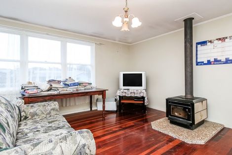 Photo of property in 46 Brains Road, Kelston, Auckland, 0602