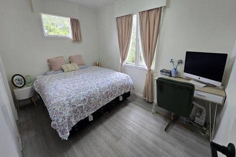 Photo of property in 15 Sherwood Avenue, Te Atatu South, Auckland, 0610